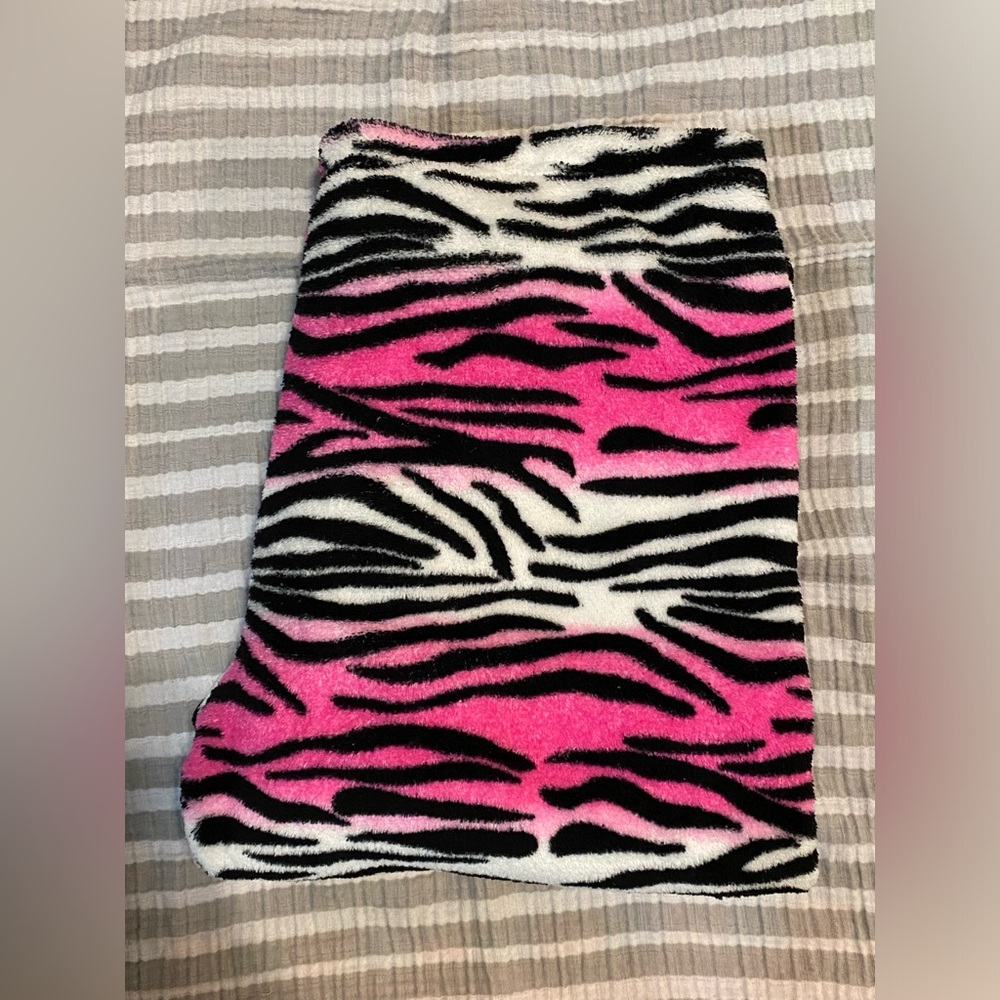 Set of 2 Women’s Plush Pajama Pants - Picture 8 of 14